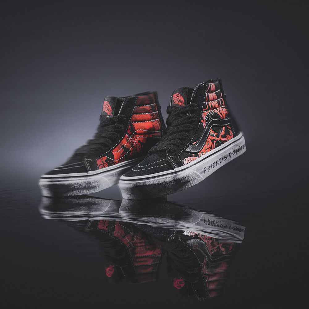 Dámské Classic Vans Stranger Things Sk8-Hi Reissue Černé Červené | QO2473651