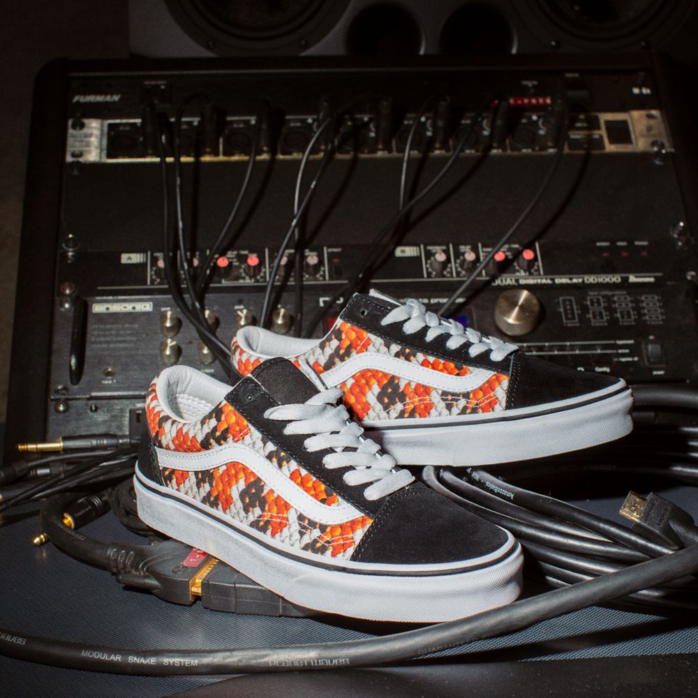 Pánské Classic Vans Customs CHIKA Old Skool Viacfarebný | XZ1708539